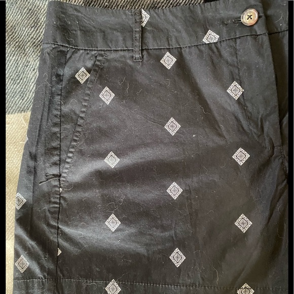 Never worn black/white shorts. Very comfortable. - Picture 2 of 4